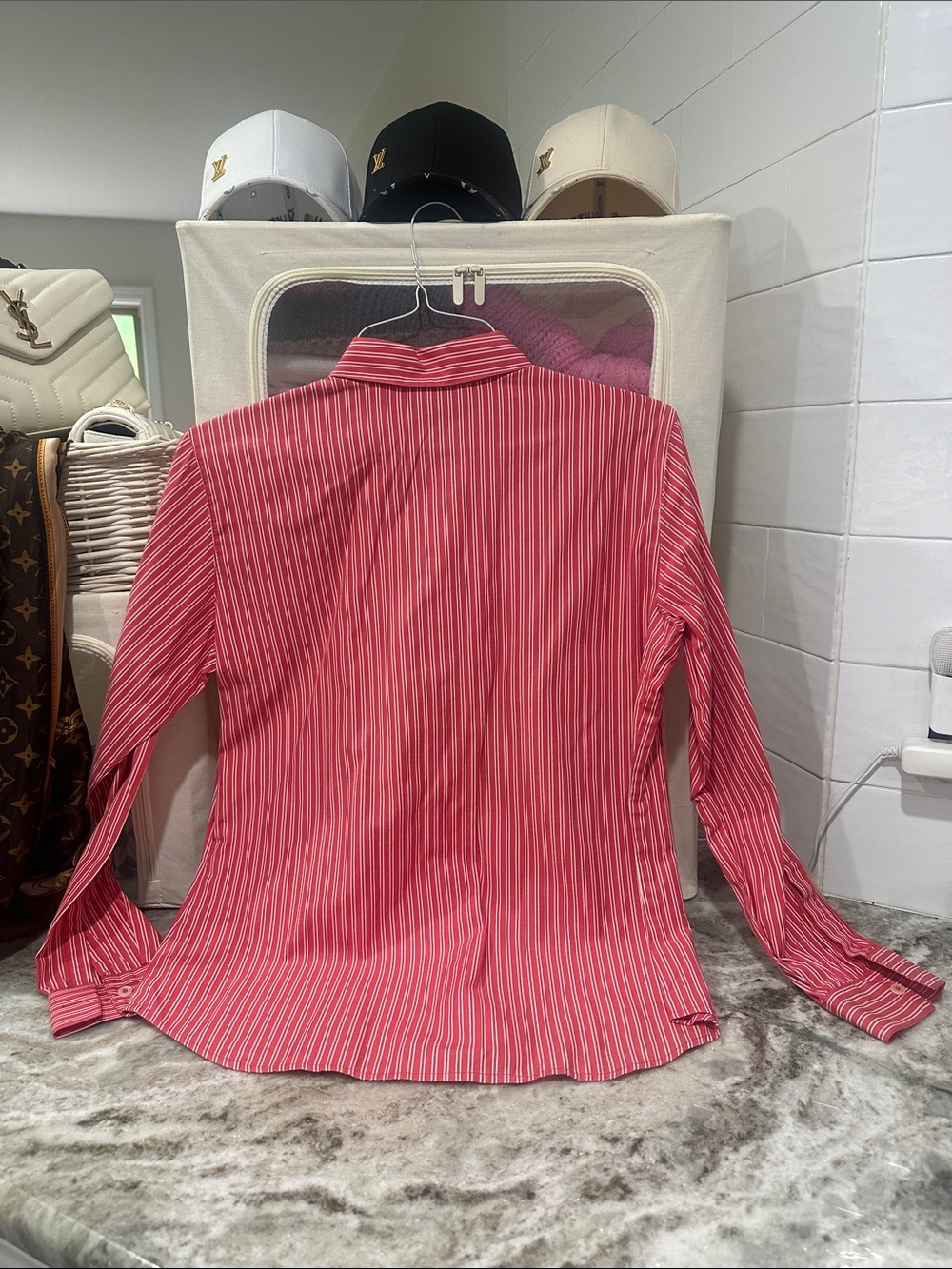 Liz Claiborne Red and White Striped WOMENS Dress Shirt - Picture 3 of 3